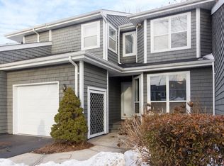 15 Madder Lake Cir, Commack, NY 11725