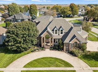 1234 N Bristolwood Dr, Fremont, NE 68025
