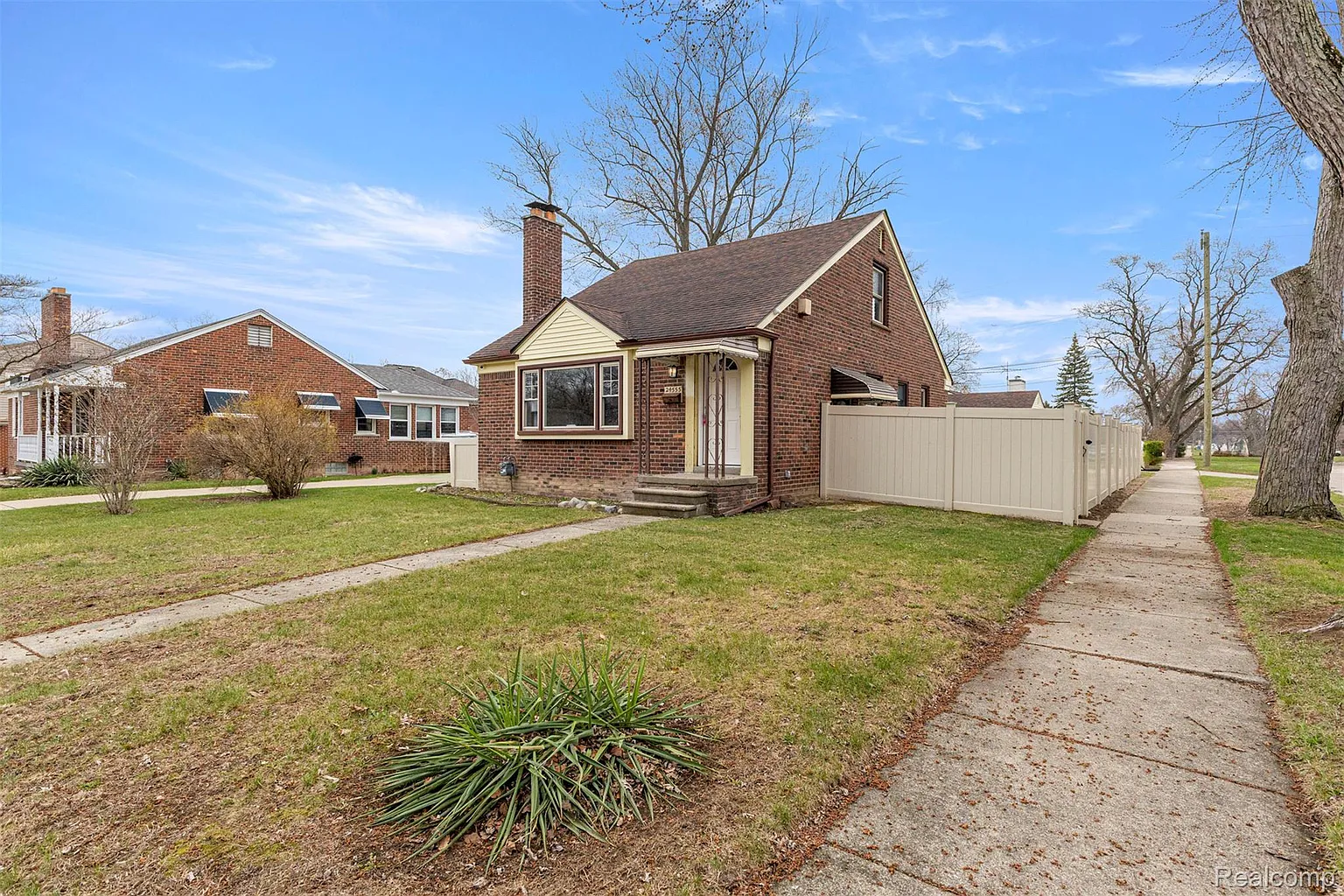 24555 Rouge River Dr photo 1