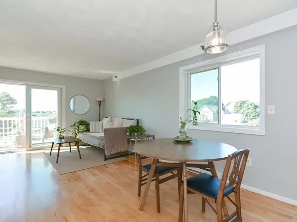12 Summit Ave APT 14, Beverly, MA 01915