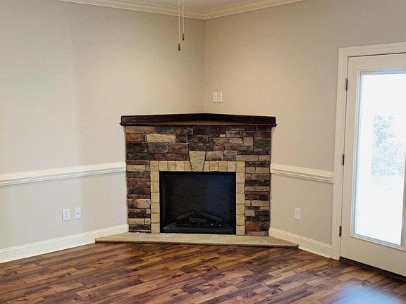 4th image of 1833 Cambria Drive #A