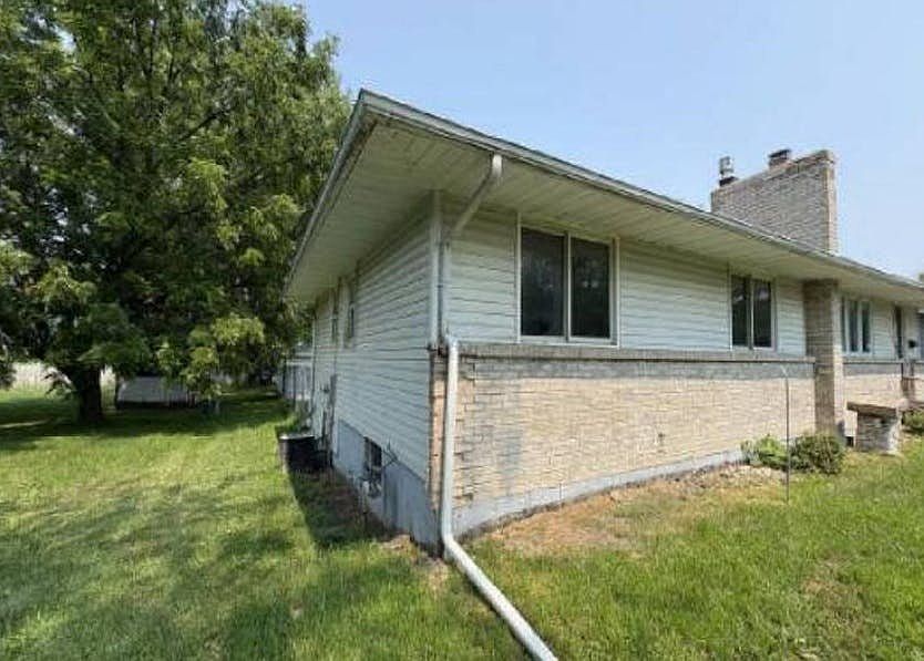 609 Vine Ave W, Montgomery, MN 56069 | Zillow