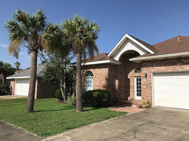 426 Ridge Wood Cir