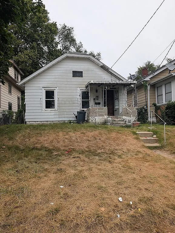 642 Alexander Ave photo 1