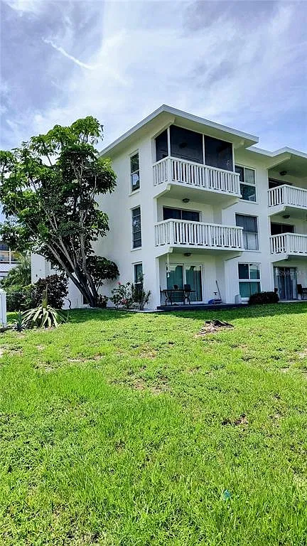 1 bed, 1.0 bath, 690 sqft, $1,800 — Photo 3