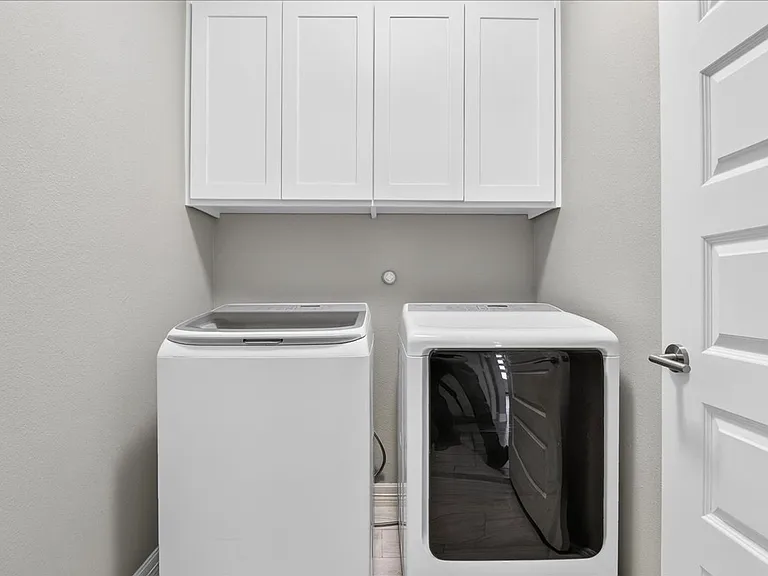 6718 Stuyvesant Ct — Photo 21