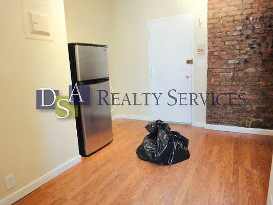 Rented by DSA Realty | media 39