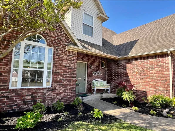 3381 Eaglecrest Cir, Springdale, AR 72762