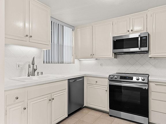 4th image of 7811 Eads Ave Unit 413
