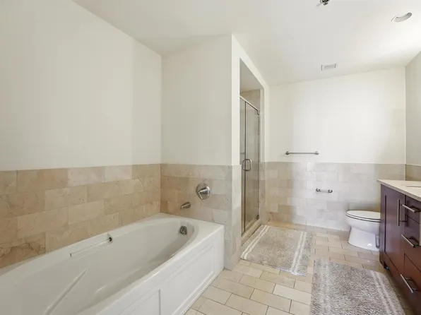 1025 Maxwell Lane image 18 of 33