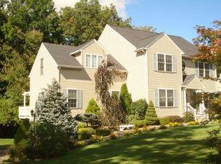 33 Stella St, Trumbull, CT 06611