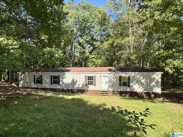 415 Twin Lakes Dr, Roanoke, AL 36274