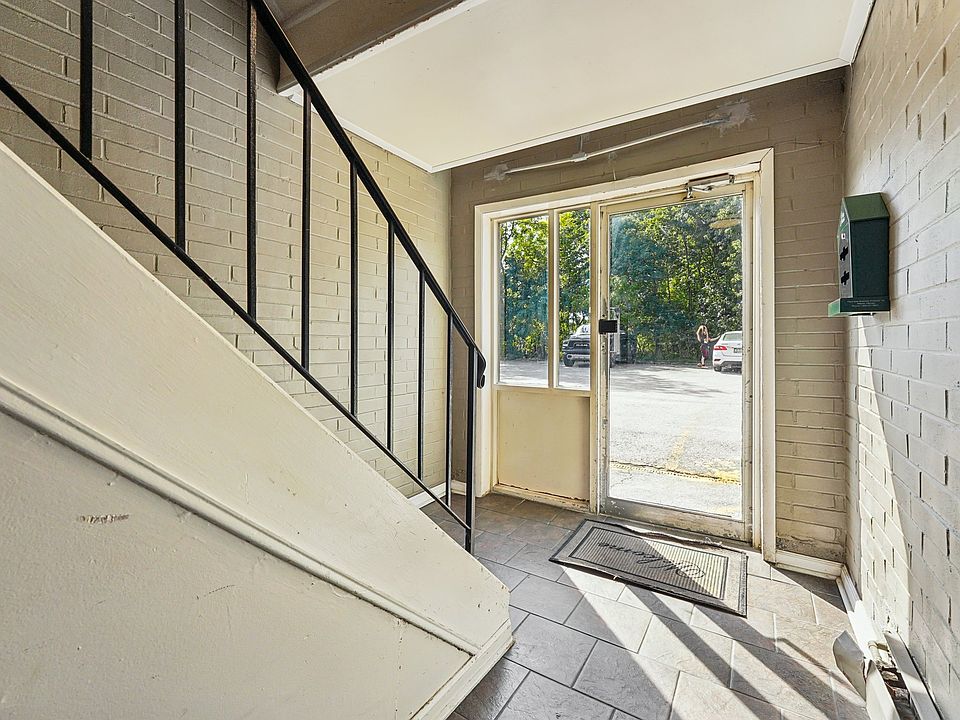 Building Photo 5