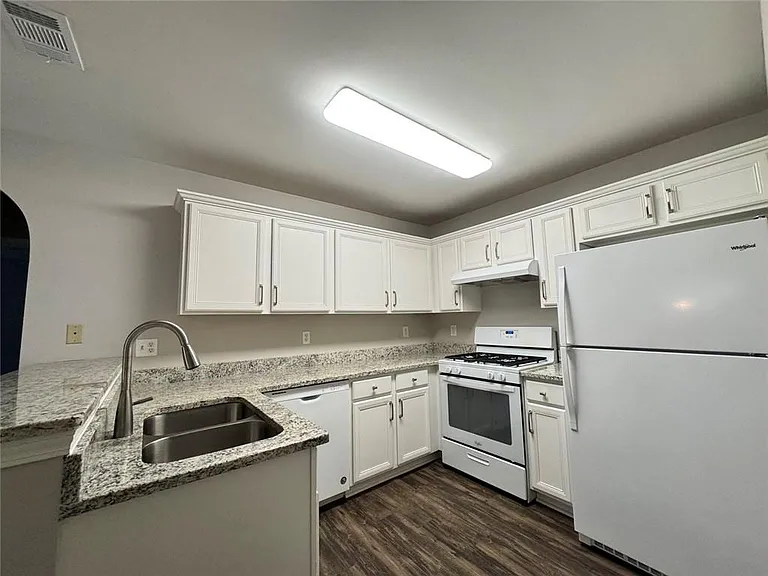 204 Park Pl — Photo 7