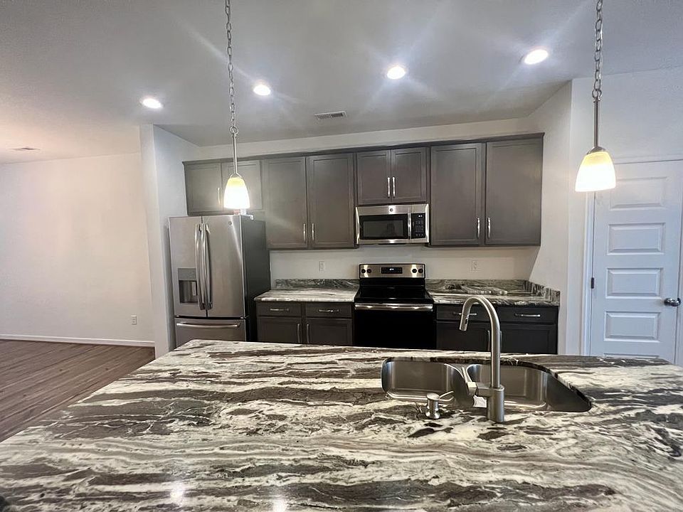 1st image of 4016 Rivermere Ln #2