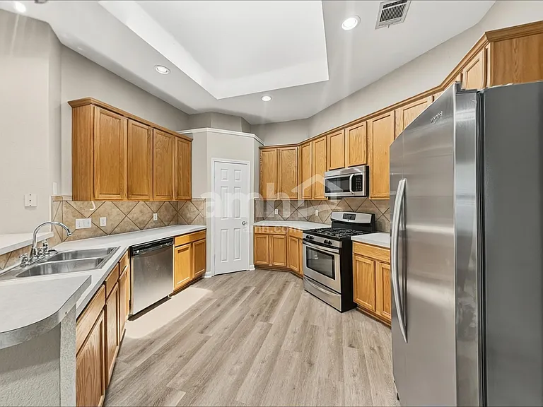 2116 Faldo Ln — Photo 3