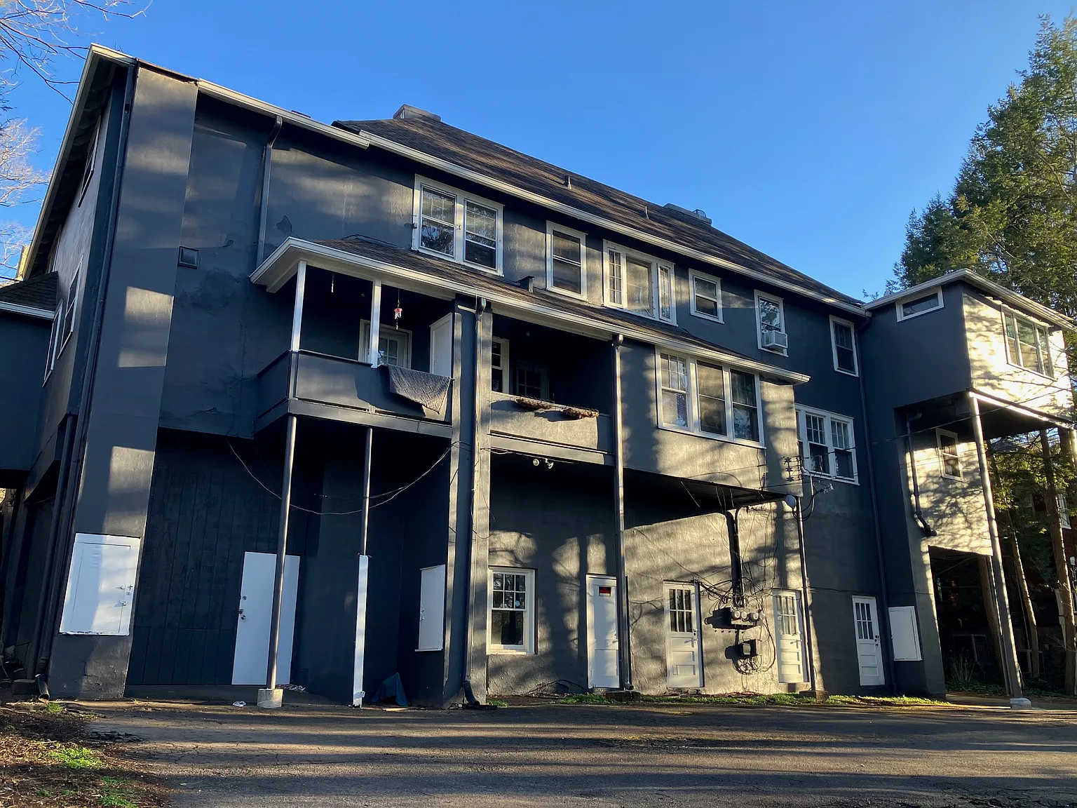 2 bed, $1,600 — Photo 3