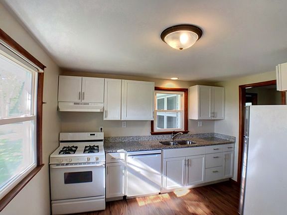 5th image of 8424 Ellsworth Pl