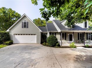 7822 Beachwood Dr, Murrayville, GA 30564
