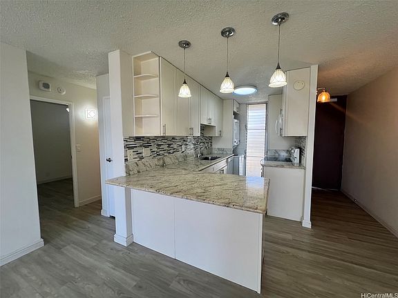 2nd image of 1420 Victoria St APT 902