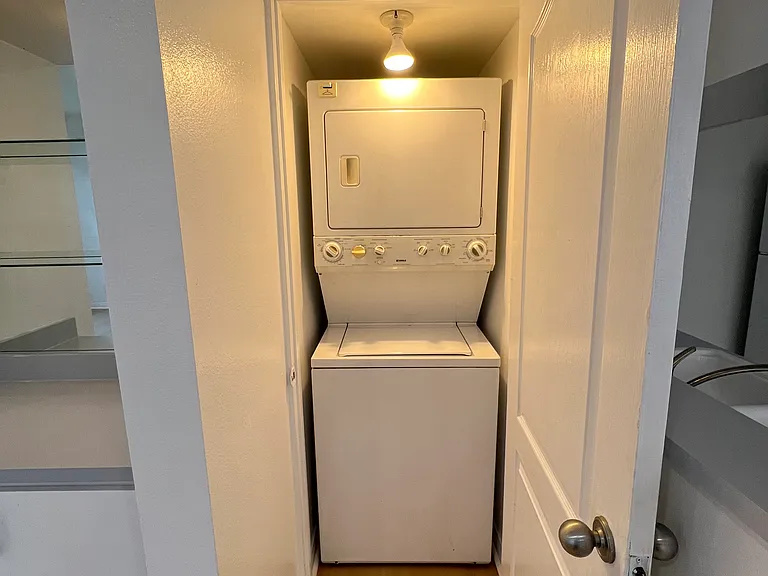 1431 S Shenandoah St #4 — Photo 21