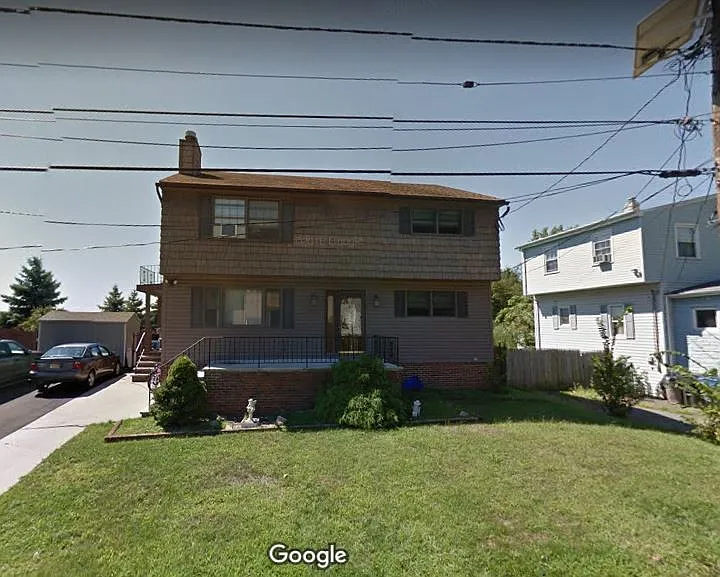 136 S Robert St photo 1