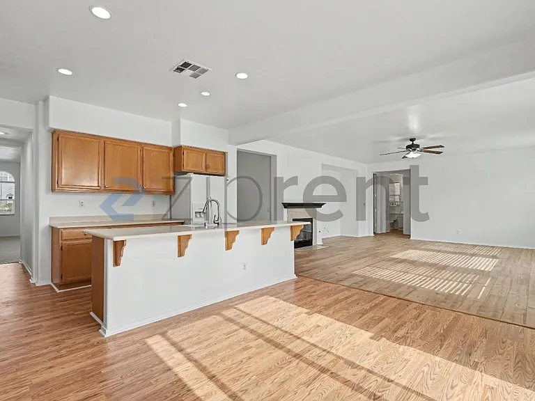 1854 Bankstown Way — Photo 10