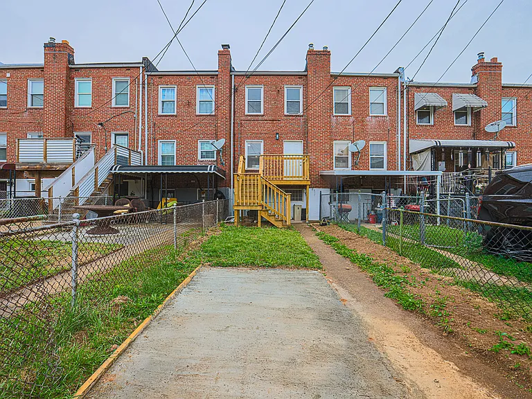 3635 Lyndale Ave — Photo 26