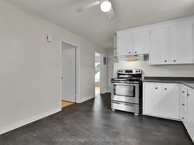 55 Ivy Cres #2 — Photo 11