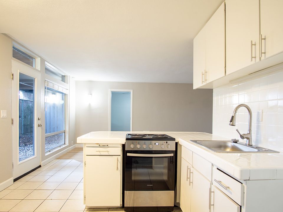 1st image of 3630 SE Cesar E Chavez Blvd APT 31