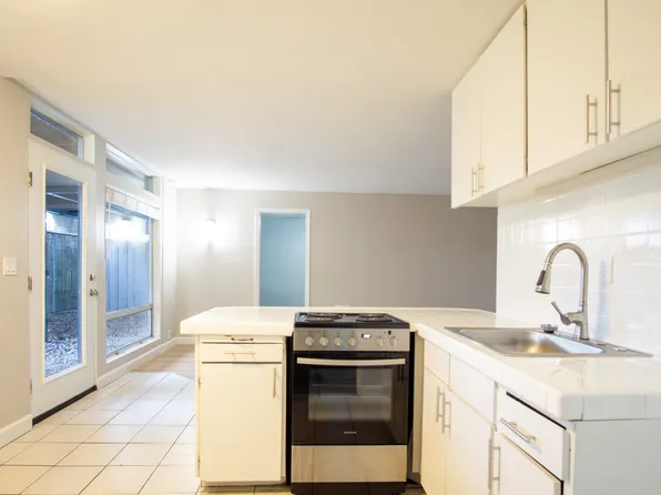 39th Place Townhomes, 3630 SE Cesar E Chavez Blvd APT 31, Portland, OR 97202