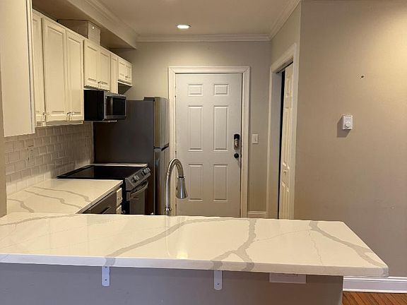 3rd image of 1 Beaver Brook Road #29