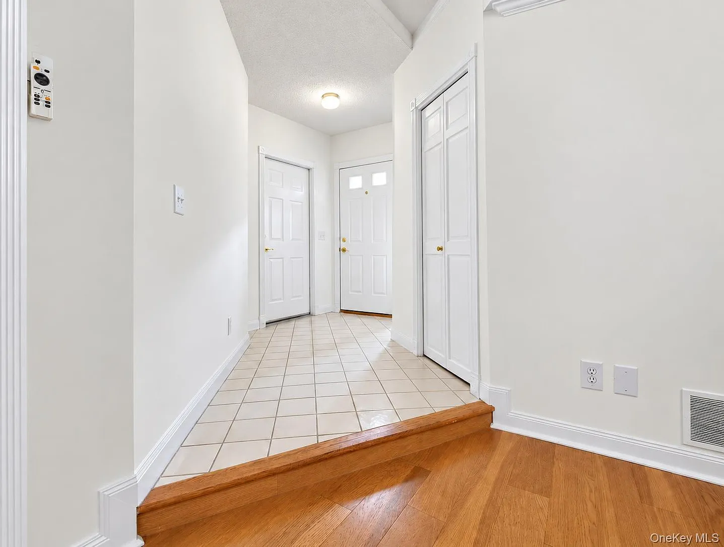 2 bed, 2.0 bath, 1282 sqft, $2,700 — Photo 4