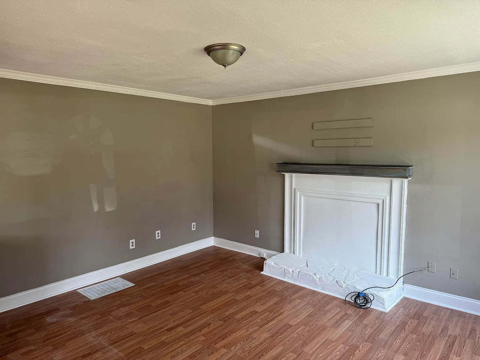 3 bed, 960 sqft, $1,600 — Photo 4