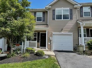 2417 Gentle Hollow Dr, Whitehall, PA 18052