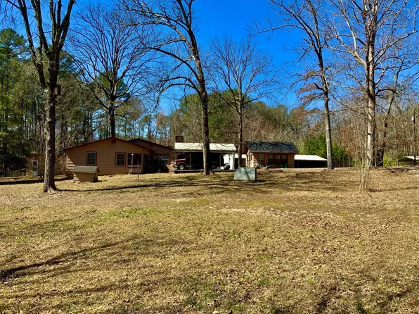 7905 Lick Creek Rd, Big Sandy, TN 38221