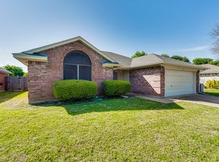 212 NE McAlister Rd, Burleson, TX 76028