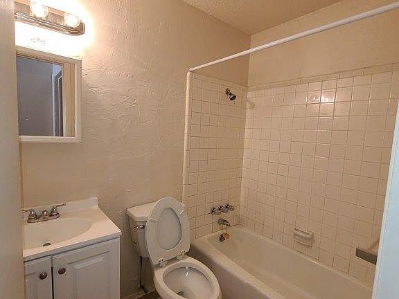 7205 Merry Made ready to lease (7)_01062021