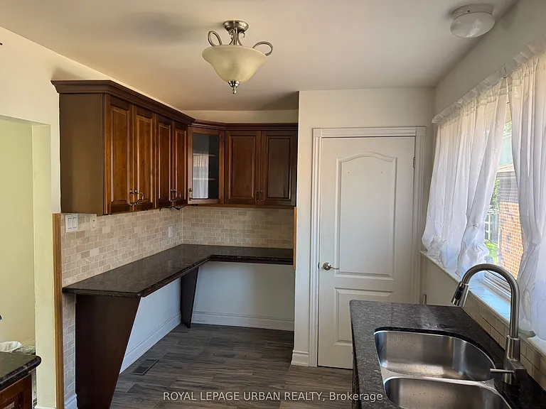126 Marilake Dr — Photo 6