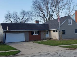 701 7th Ave SE, Dyersville, IA 52040