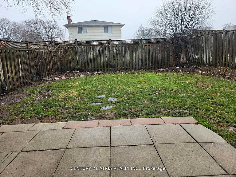 49 Lawrence Cres #BASEMENT — Photo 10