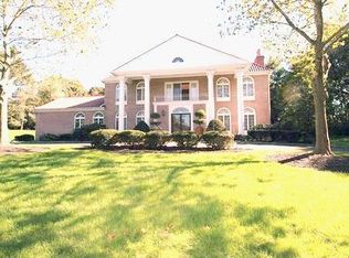 7 Popomora Dr, Rumson, NJ 07760