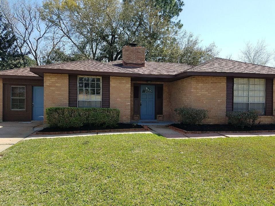 1st image of 301 Stratmore Dr