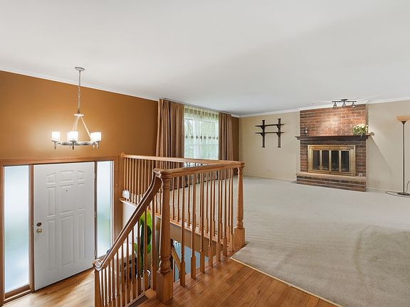 3rd image of 516 Janine Ln