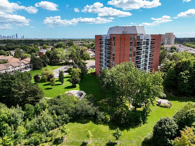 2665 Windwood Dr #1102 — Photo 32