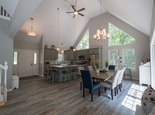 136 Perch Rd, Lackawaxen, PA 18435