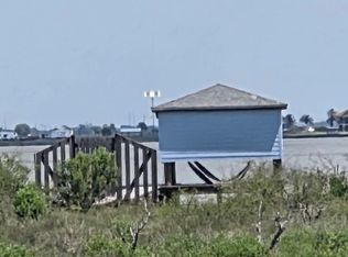 3430 Beachside Dr, Palacios, TX 77465