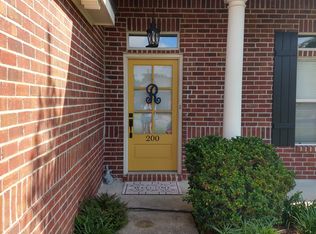 200 Pear Tree Cir, Broussard, LA 70518