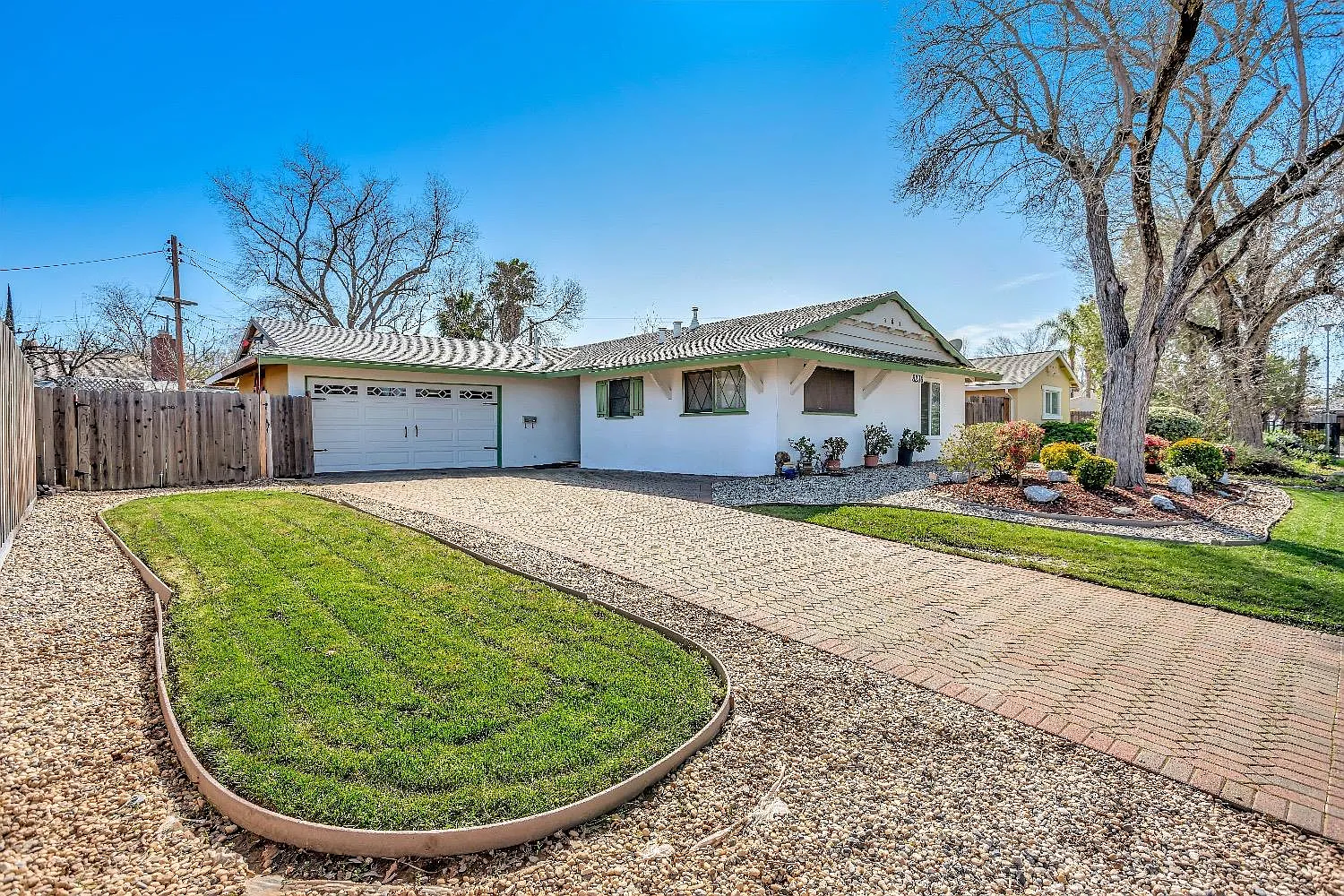 8236 Zenith Dr photo 1