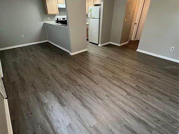 5th image of 1802 Barton Dr APT 4
